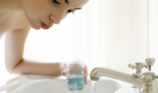 Importancia del uso del colutorio en la higiene bucal diaria